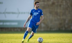 开云体育下载-多特蒙德豪取胜仗，坚守联赛前列