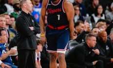 开云体育官方网站-火箭主场惨败活塞，哈登20投1中