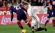 开云体育在线-埃瓦尔球员被罚下场，球队士气受挫的简单介绍