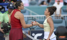 开云体育中国-罗马尼亚斯图尔扎华丽帽子戏法