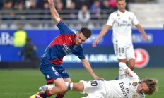 开云体育登录-瓦伦西亚队在国际足球比赛中斩获胜利