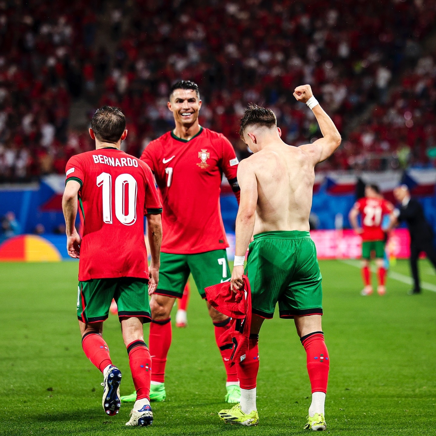 荷兰队再胜克罗地亚，欧洲杯预选赛一路高歌的简单介绍