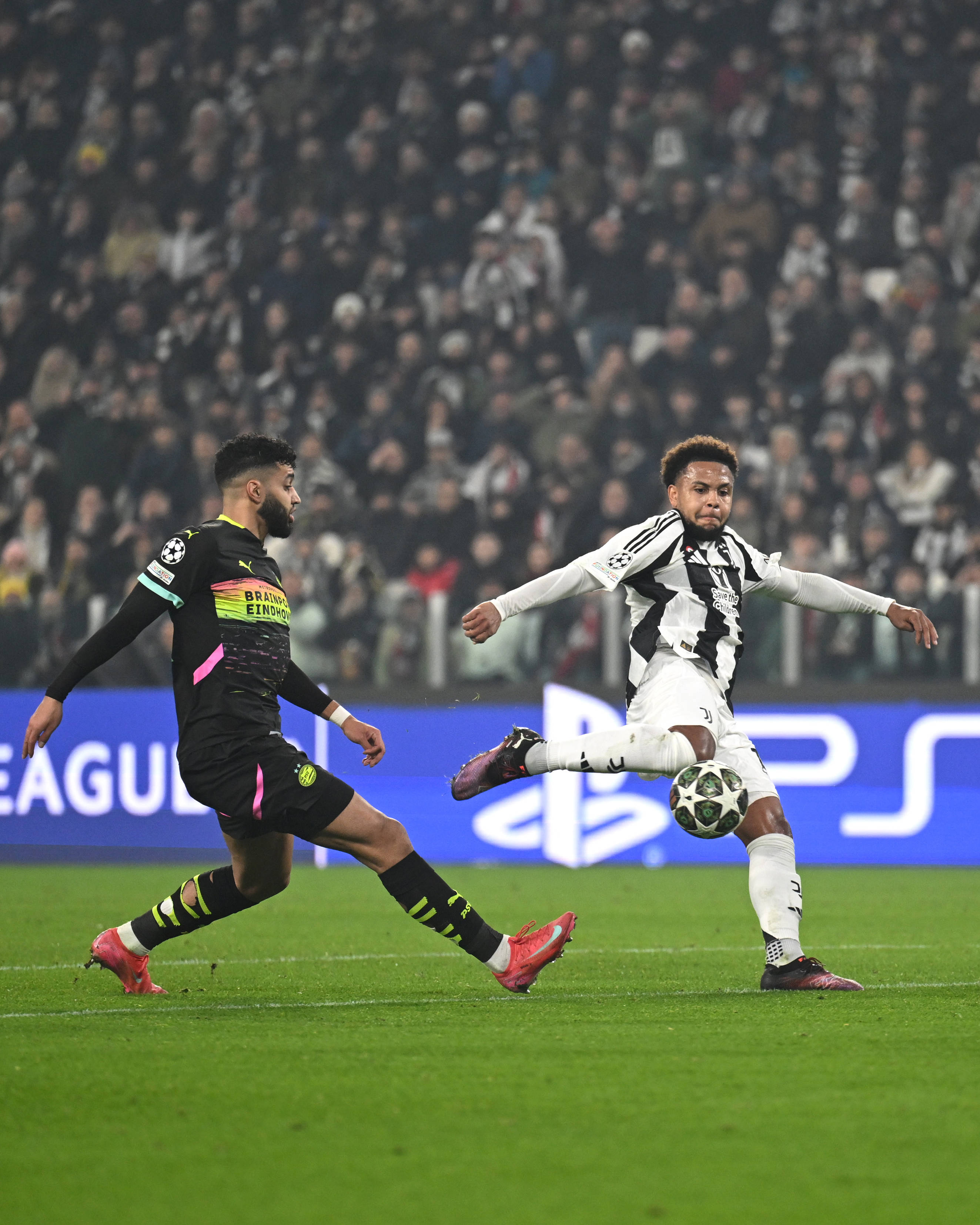 皇马前锋连续进球,助球队取胜 皇马前锋连续进球,助球队取胜