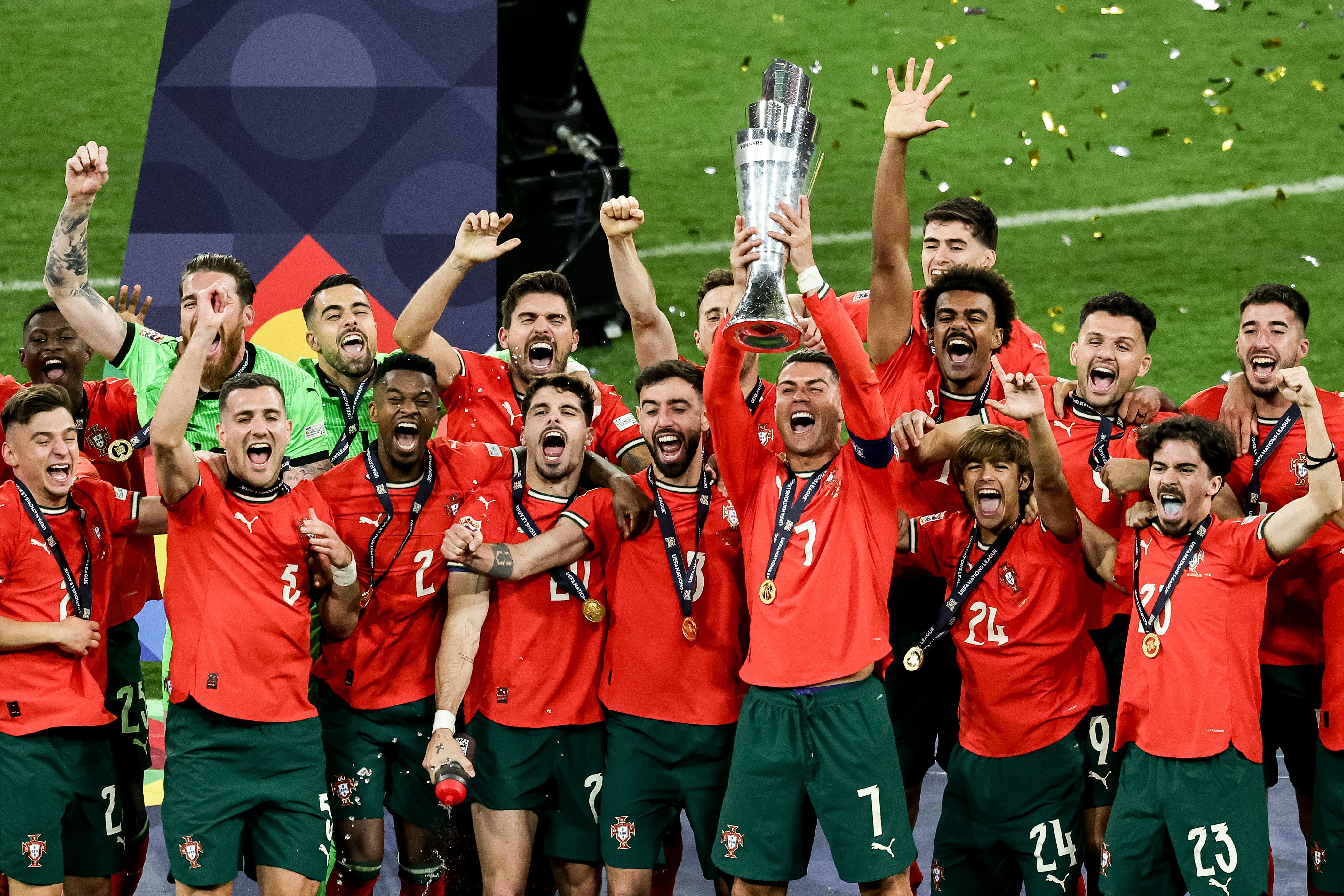 葡萄牙逆转英格兰,晋级欧预赛半决赛 葡萄牙逆转英格兰,晋级欧预赛半决赛