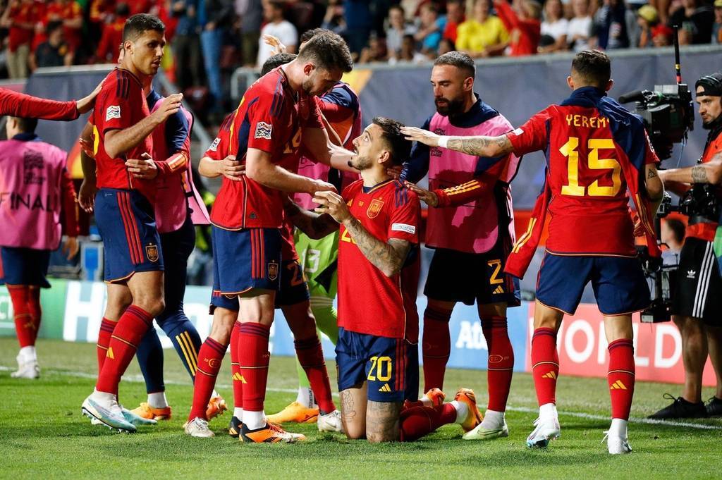 多特飞燕射门，西班牙队晋级战况的简单介绍