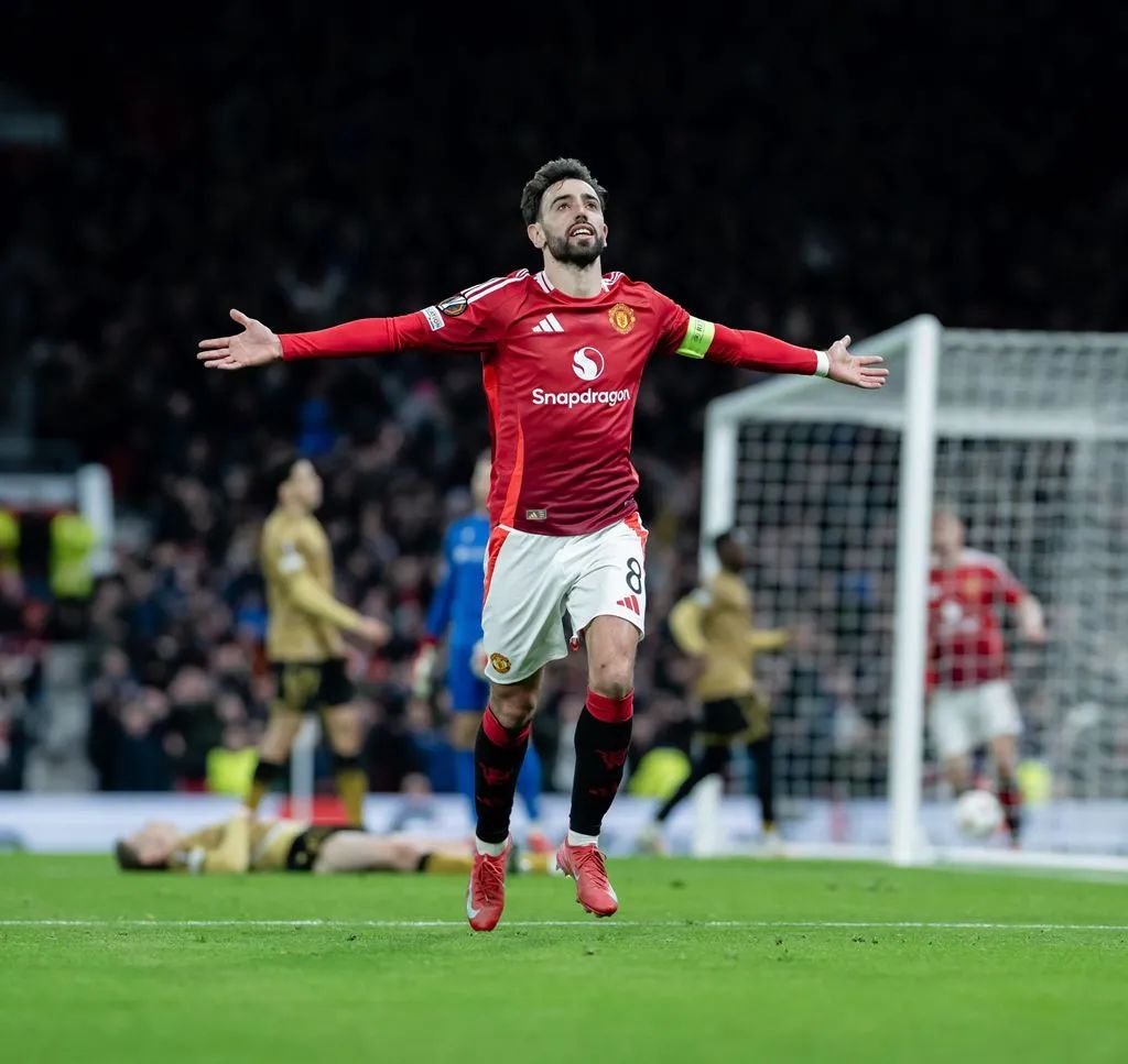 曼联扭转颓势,成功拿下关键三分 曼联扭转颓势,成功拿下关键三分