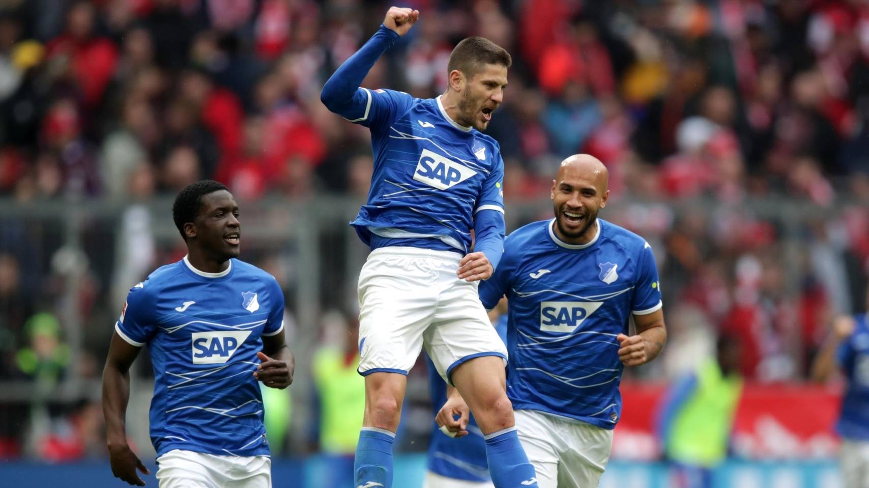 霍芬海姆再遭失利,保级形势严峻 霍芬海姆再遭失利,保级形势严峻