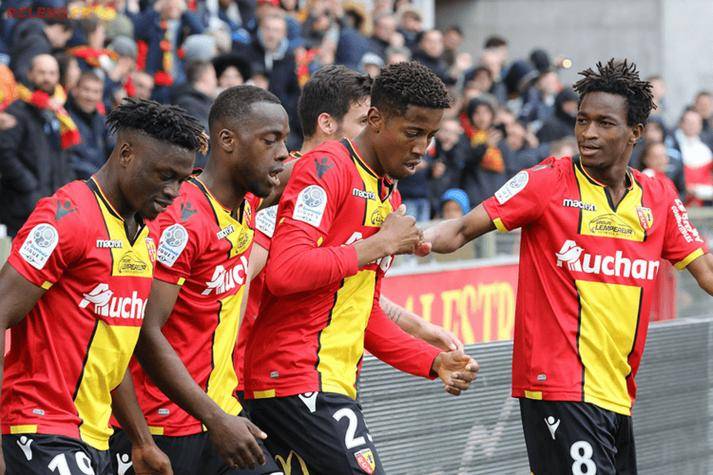 圣埃蒂安主场大胜,豪取三分 圣埃蒂安主场大胜,豪取三分