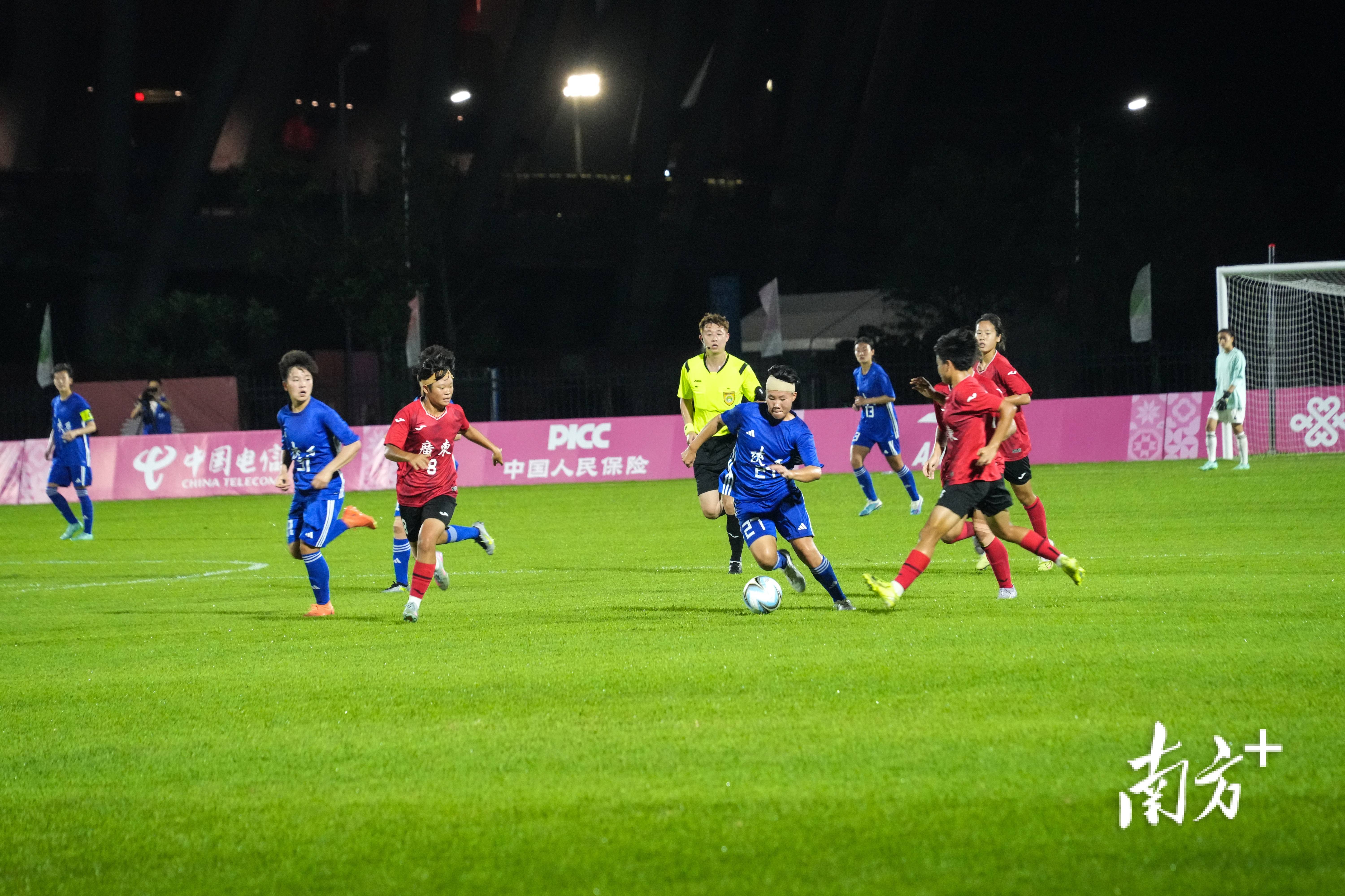 关于中国青年选手火热角逐，夺得胜利的信息