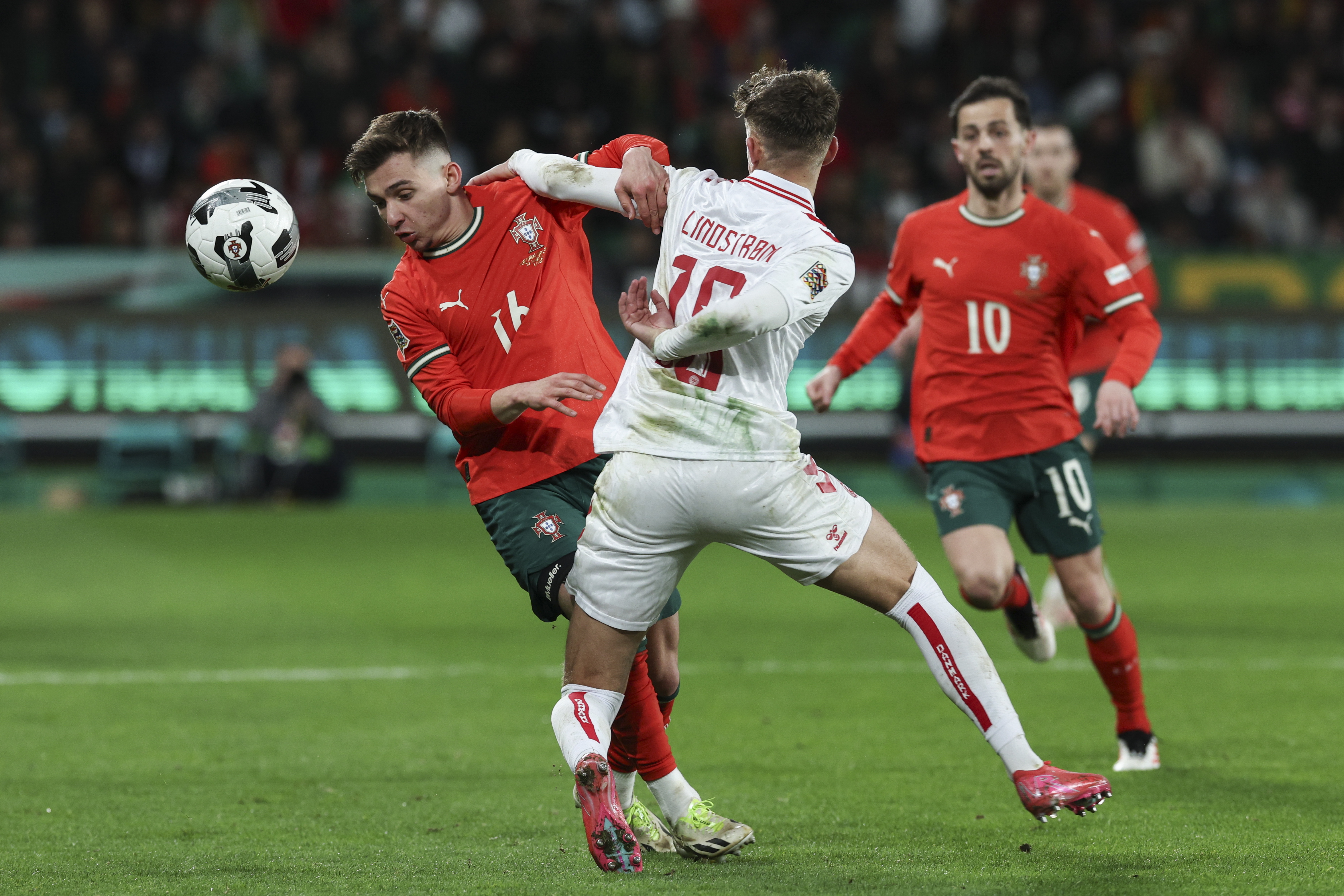 葡萄牙队力克西班牙,晋级欧锦赛决赛 葡萄牙队力克西班牙,晋级欧锦赛决赛