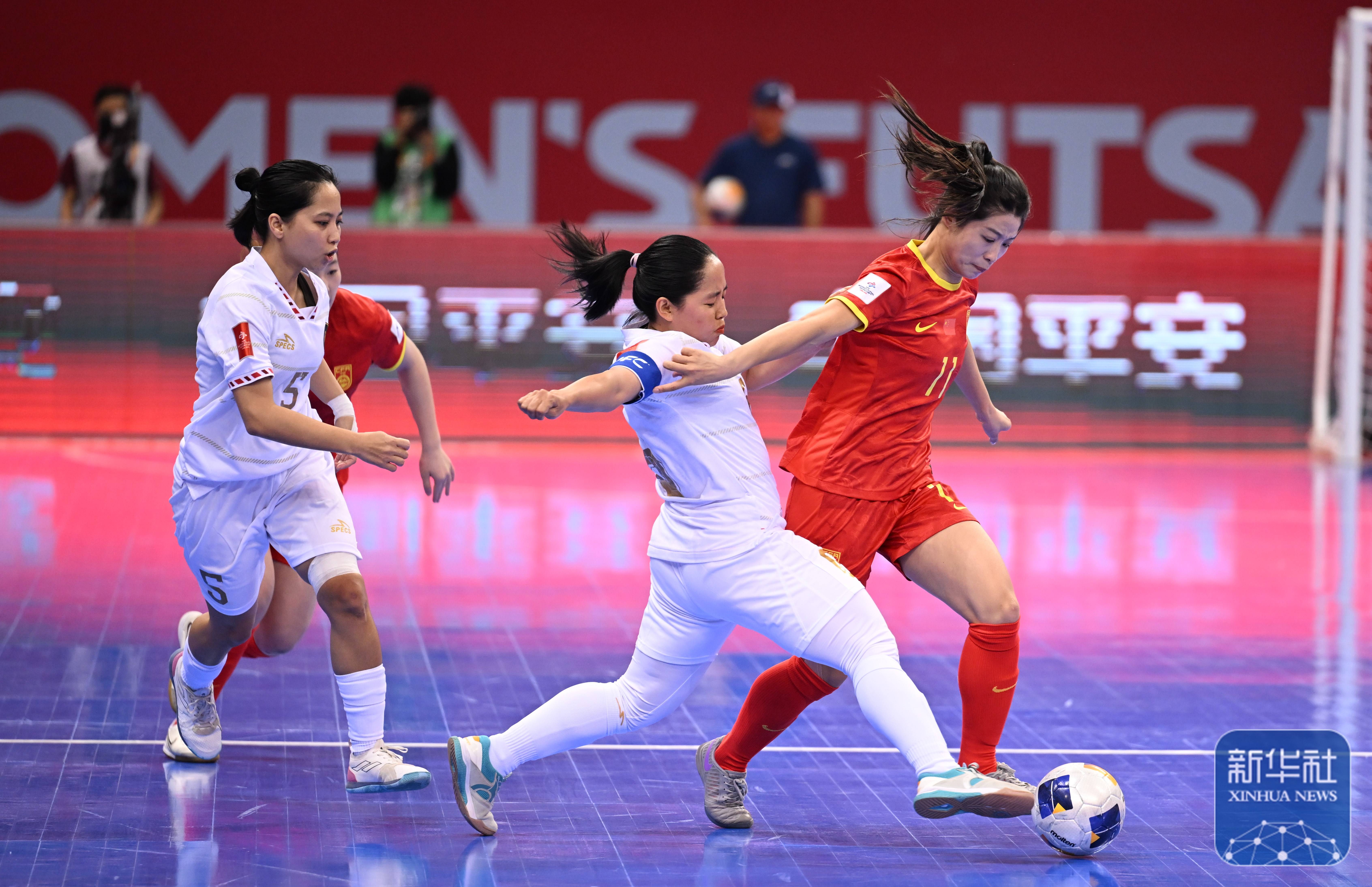 国际女子足球比赛上,中国队展现实力 国际女子足球比赛上,中国队展现实力