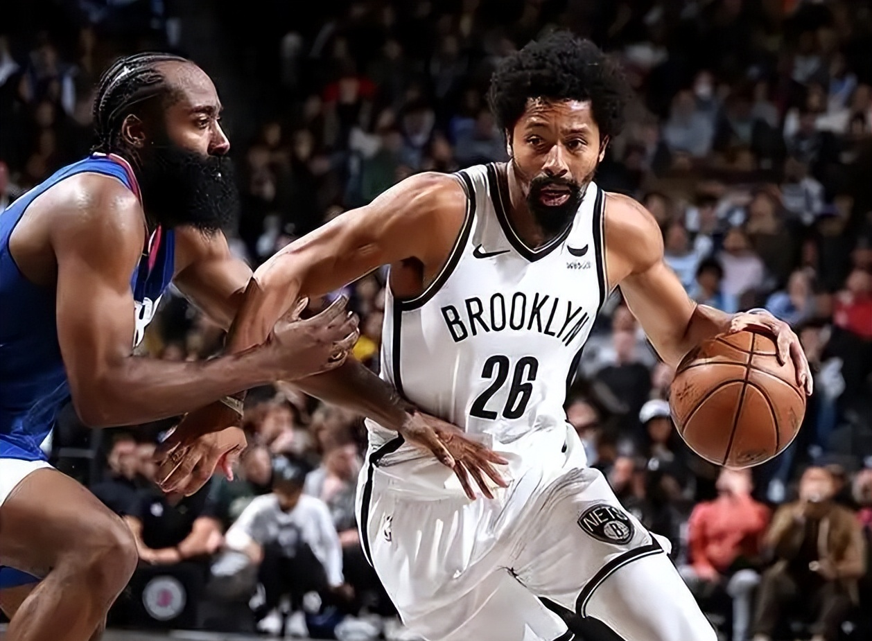 雄鹿主控回归赛场实现高效发挥 雄鹿主控回归赛场实现高效发挥