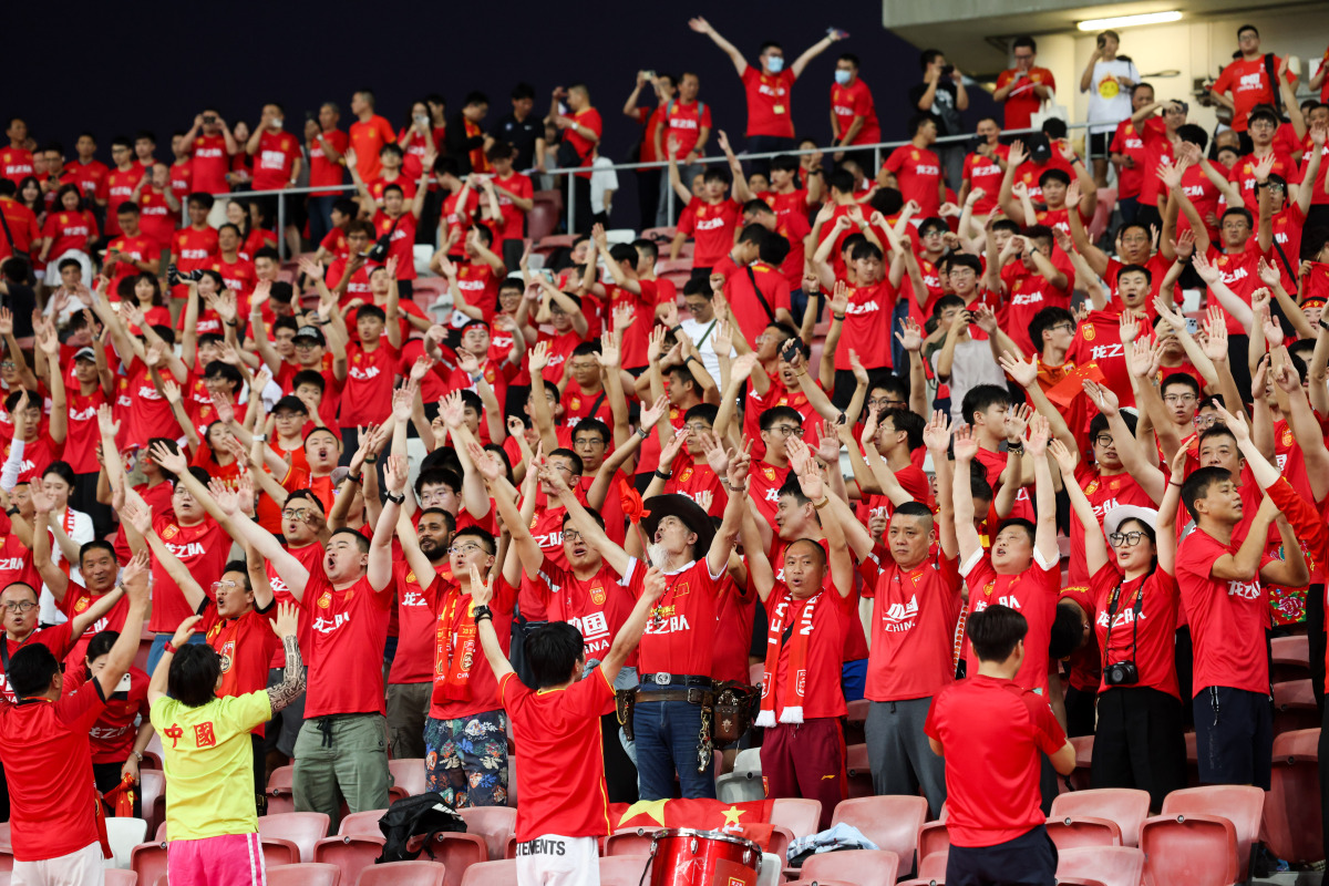 中国女足集体踏上亚洲杯备战赛场瞄准冠军 中国女足集体踏上亚洲杯备战赛场瞄准冠军