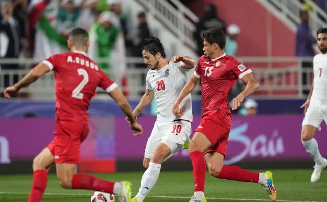 强强对话：球队激烈争夺胜利