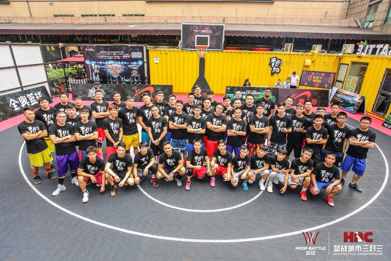 强强对话：球队激烈争夺胜利