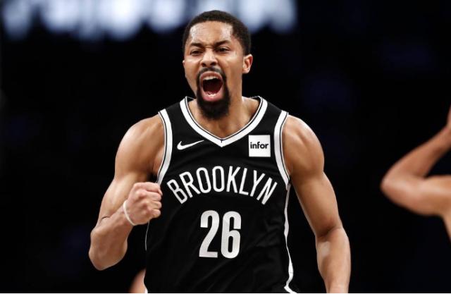 勇士签下前篮网球员斯宾塞-丁维迪的简单介绍