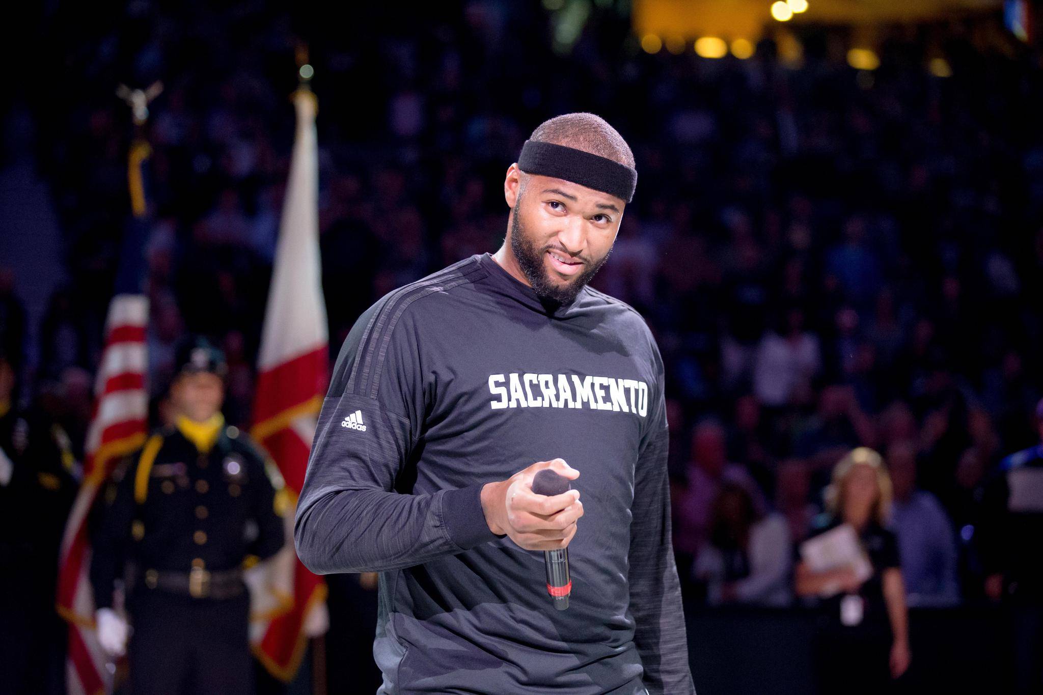 快船暂停考辛斯合同，寻找新的内线支援