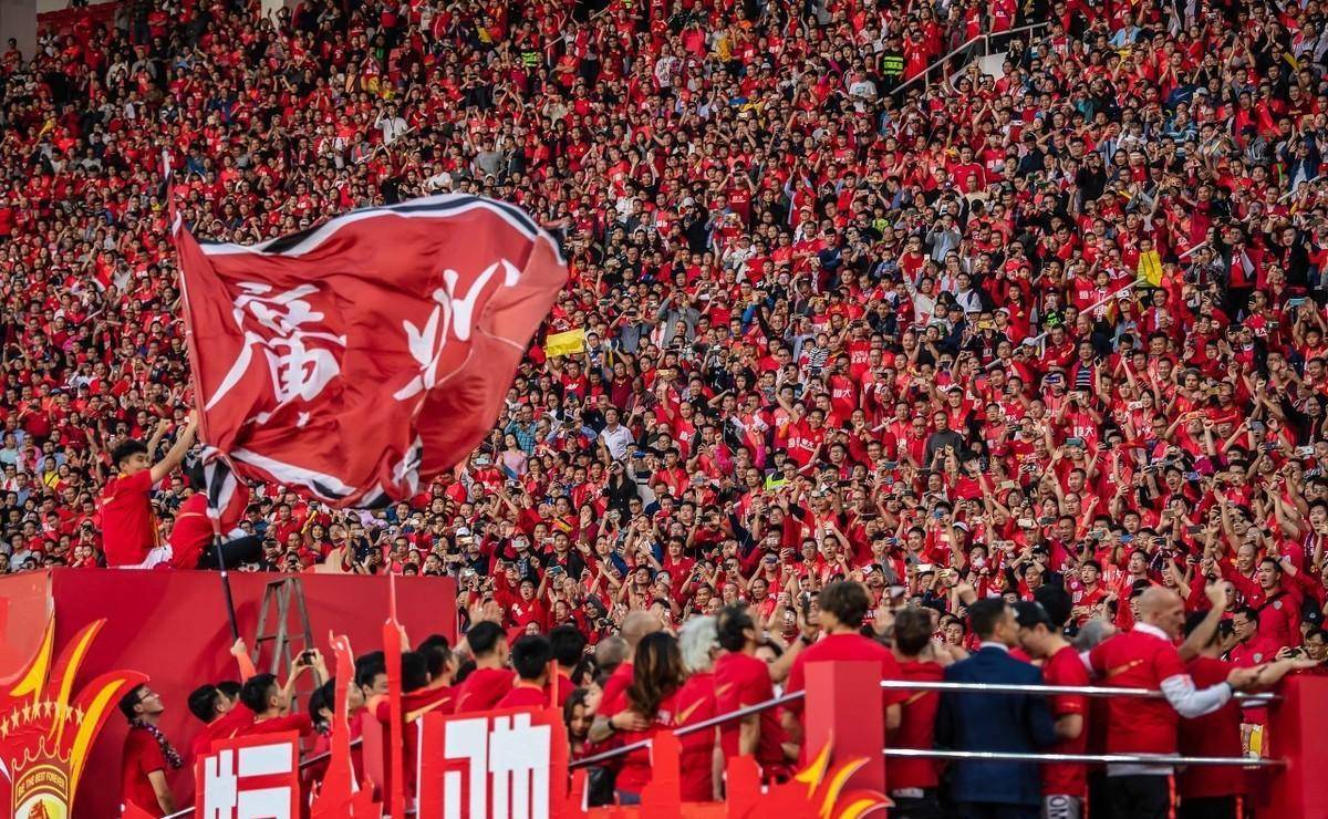 球队情绪高涨,备战下一场比赛气势如虹 球队情绪高涨,备战下一场比赛气势如虹