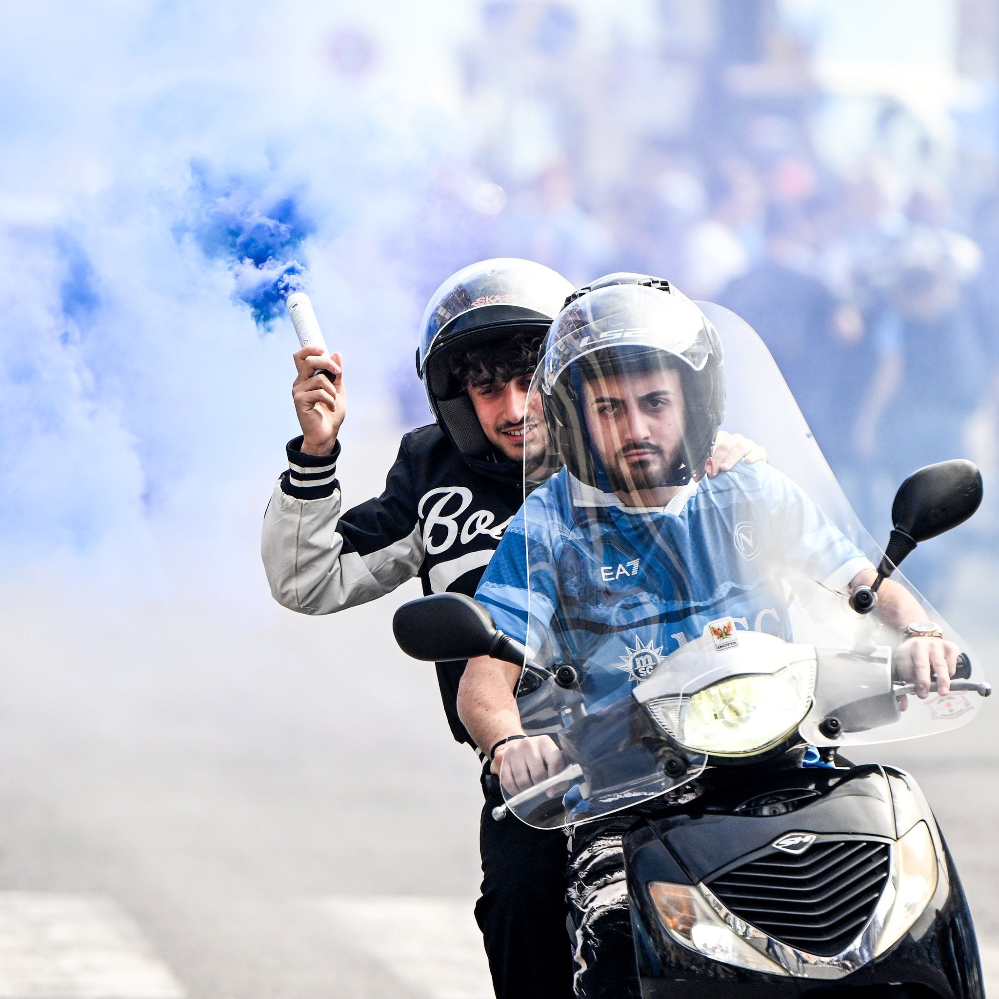 包含国际米兰轻取那不勒斯,若日尼奥惊艳四座的词条 包含国际米兰轻取那不勒斯,若日尼奥惊艳四座的词条